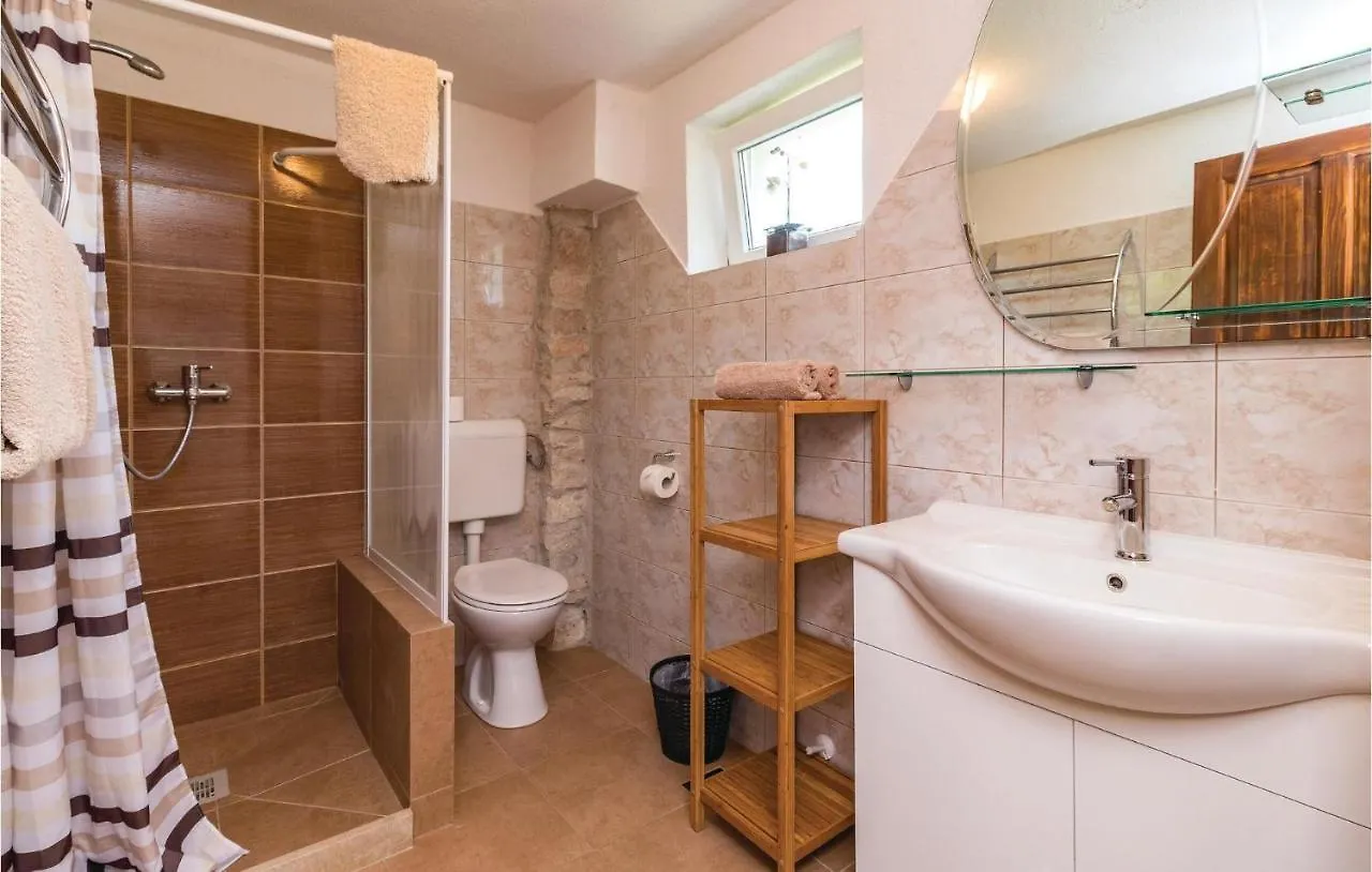Pet Friendly Home In Manjadvorci With Wifi 0*,  Chorwacja