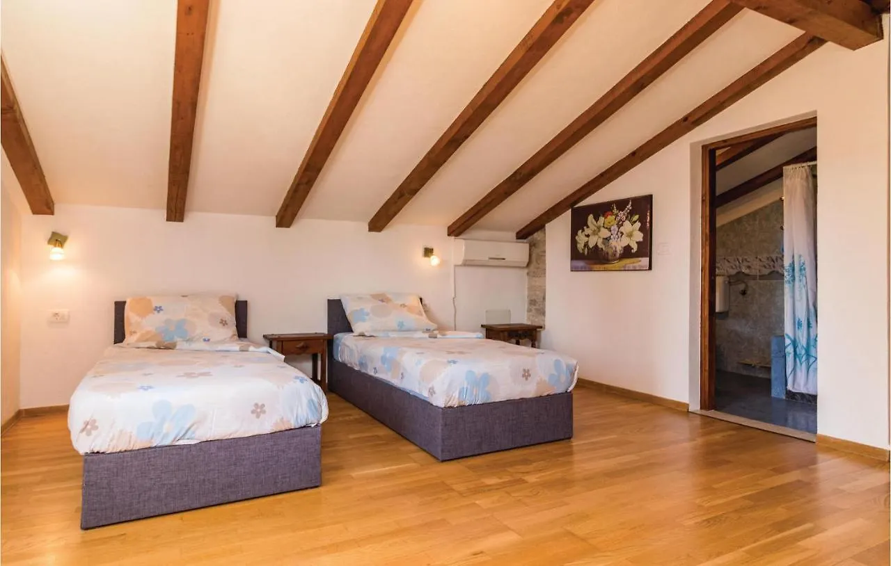 Pet Friendly Home In Manjadvorci With Wifi Dom wakacyjny