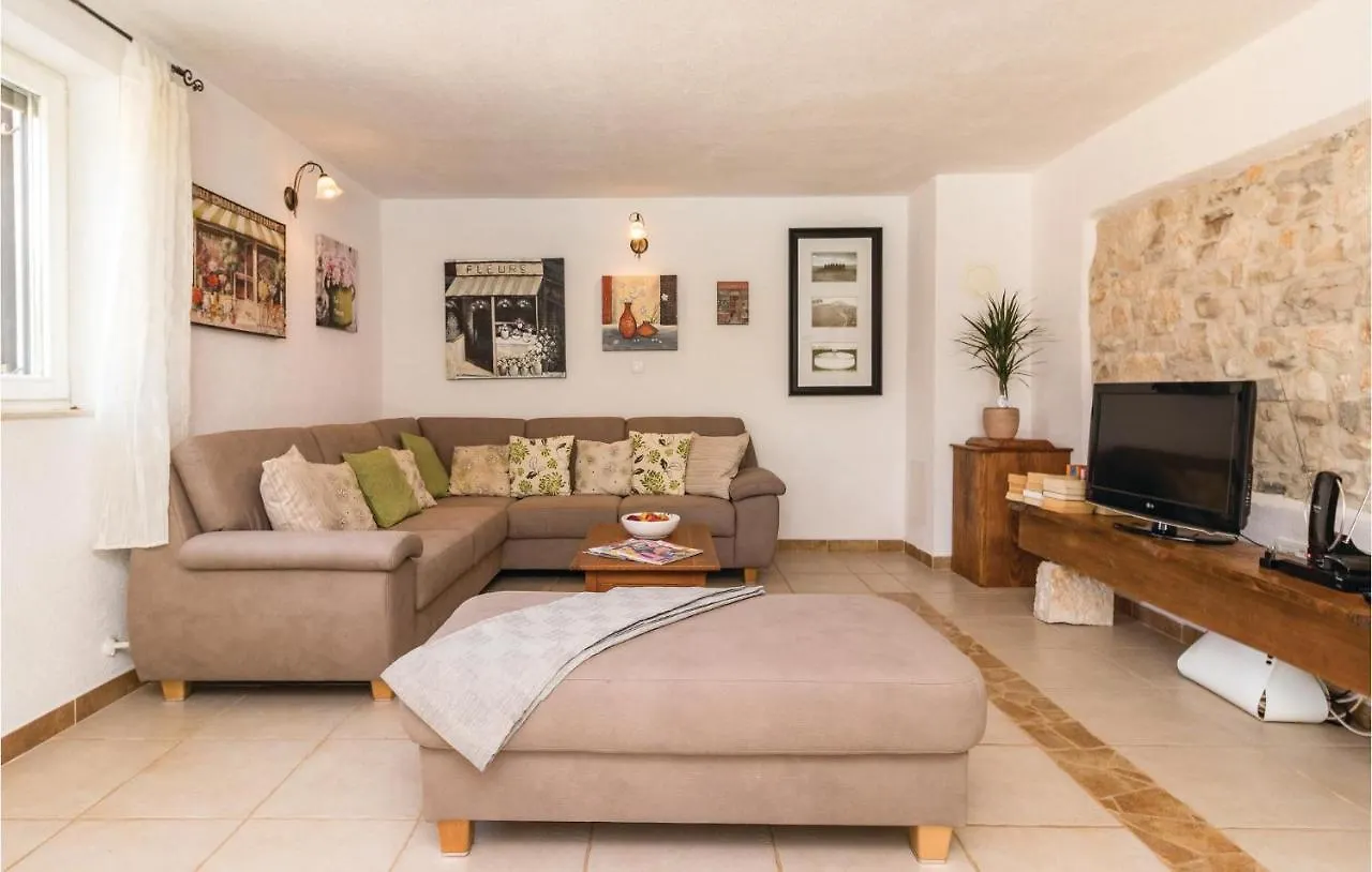 Pet Friendly Home In Manjadvorci With Wifi Holiday home
