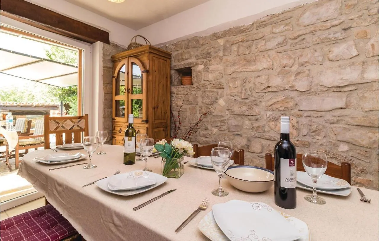 Holiday home Pet Friendly Home In Manjadvorci With Wifi