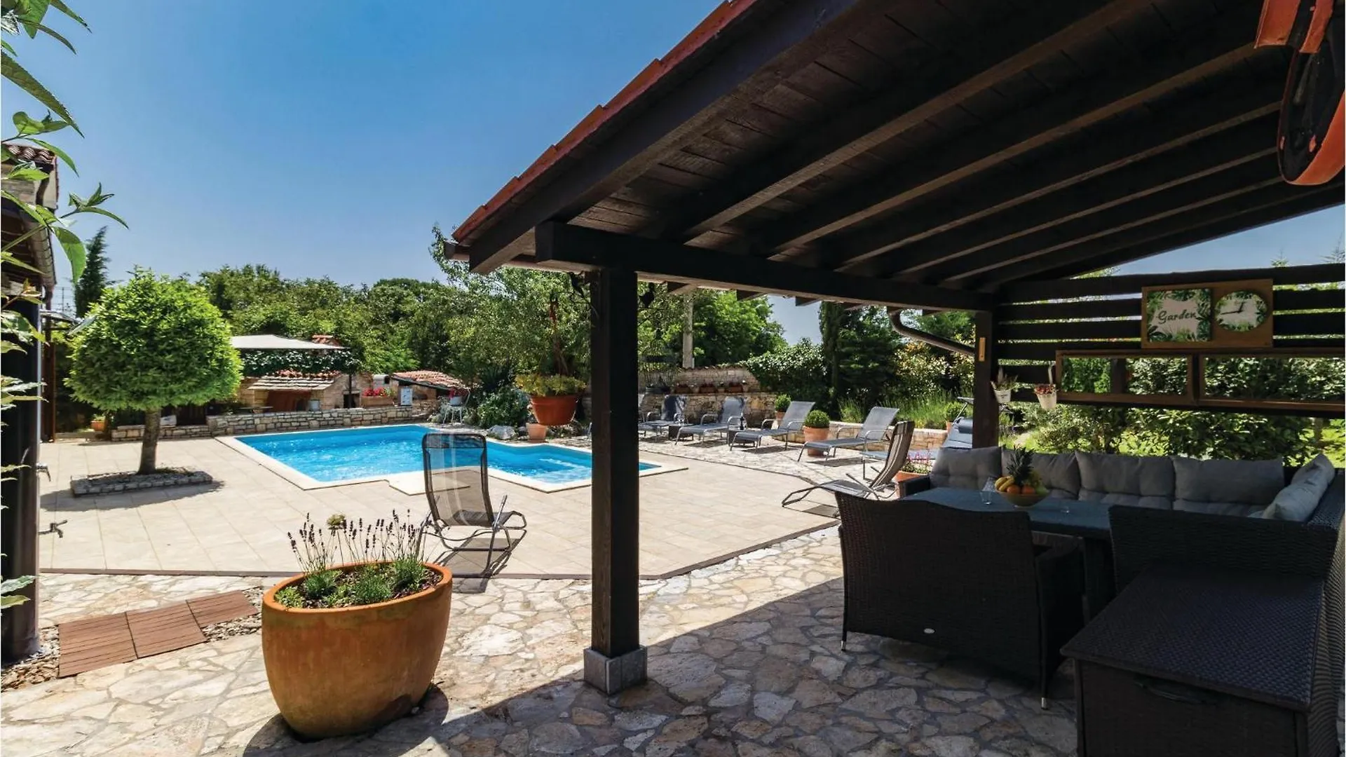 Pet Friendly Home In Manjadvorci With Wifi Holiday home